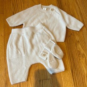 Banana Republic Baby Cashmere Sweater Set, size 0-3 months